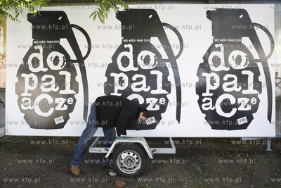 Sopot. Przed sopockim sklepem z dopalaczami (ul.1 Maja...