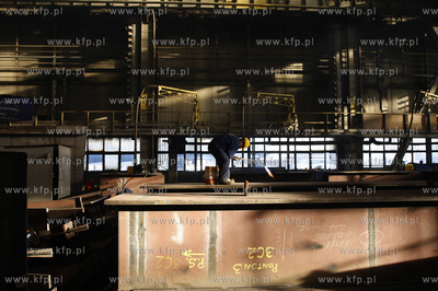 Gdynia. Stocznia Crist buduje statki na terenach bylej...