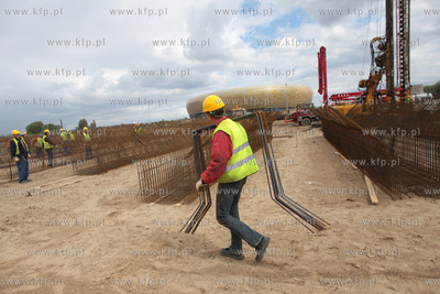 Gdansk. Ul. Zaglowa. Poczatek budowy centrum wystawienniczo-kongresowego...