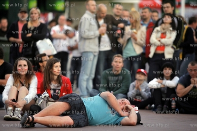 Gdansk. Mistrzostwa Europy w Pilce Noznej. Kibice ogladaja...