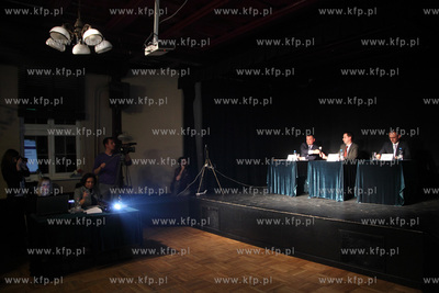 Debata trzech kandydatow na burmistrza Pruszcza Gdanskiego,...