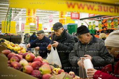Oficjalne otwarcie hipermarketu Auchan przy ul. Kołobrzeskiej...