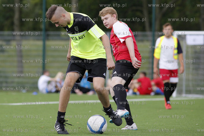 Gdansk Zaspa. Pilkarski turniej dzikich druzyn Do przerwy...