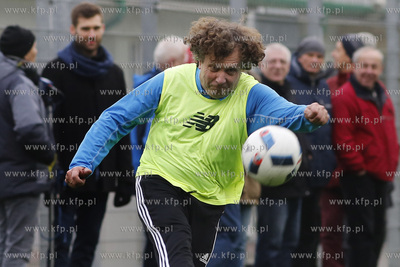 Gdansk. Boisko przy ul. Traugutta.  Sylwestrowy mecz...