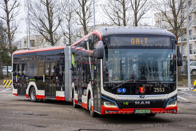 Zajezdnia autobusowa Hallera. Autobus MAN Lion's City...