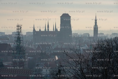 Panorama Gdańska z Góry Gradowej. Nz. Prace remontowe...