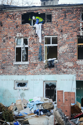 Gdansk. Remont drog i domow w gdanskiej dzielnicy Letnica,...