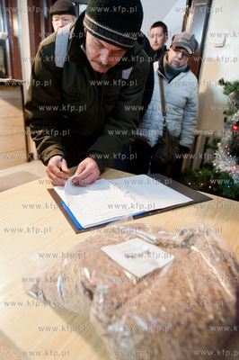 Gdansk. Urzad Miasta przy ul. 3 Maja. Akcja darmowego...