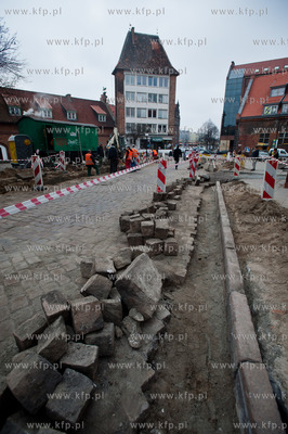 Gdansk. Remont nawierzchni ulicy Ogarnej.
11.04.2013
fot....