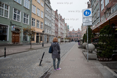 Gdansk. Czesciowo zamkniete dla ruchu kolowego, w czasie...