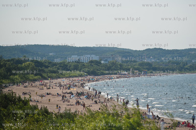 Gdansk. Wakacyjny, sloneczny dzien na plazy w Brzeznie.
08.07.2013
fot....