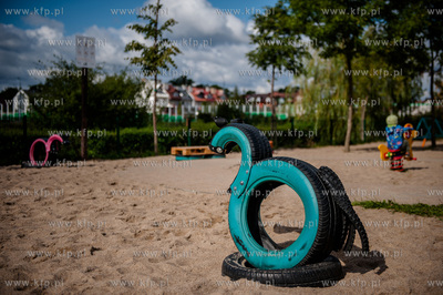 Gdansk. Ujescisko. Nowo powstaly Ekologiczny plac zabaw...