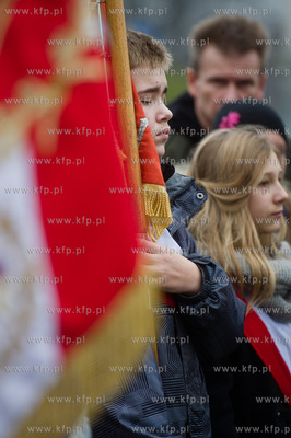 Gdansk. Wrzeszcz. Uroczyste zlozenia kwiatow pod pomnikiem...