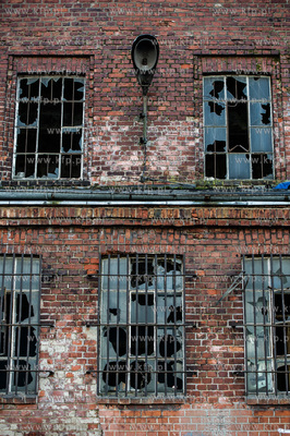 Gdansk. Tereny bylej Stoczni Gdansk. Wyburzenie budynku...