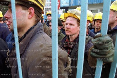 Strajk w Stoczni Gdynia S.A.18.02.2002fot. Wojtek...