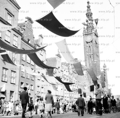 Przystrojona z okazji Dni Morza Droga Królewska w...