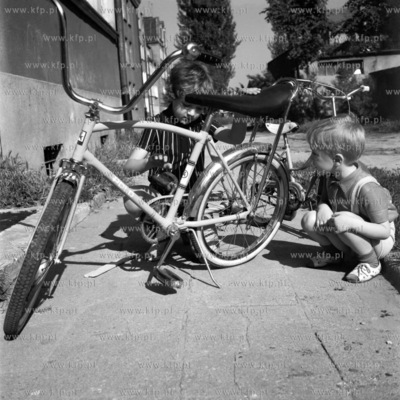 Mlodzi rowerzysci. 
27.06.1974
7czerwiec74_z.kosycarz_p67
Fot....