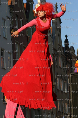 X Miedzynarodowy Festiwal Teatrow Plenerowych i Ulicznych...