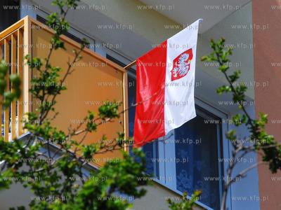Dzien Flagi Rzeczypospolitej Polskiej. Nz.flagi wywieszone...