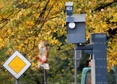 Nowo postawiony fotoradar, umiejscowiony na ulicy Slowackiego...