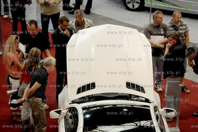 Trojmiejskie Targi Motoryzacyjne w hali wystawienniczej...