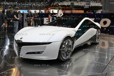 Targi motoryzacyjne w Genewie. Nz. Alfa Romeo Bertone...