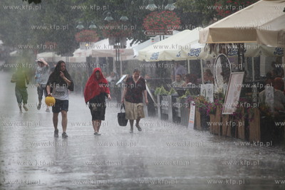 Po upalych dniach nad Sopotem przeszla gwaltowana ulewa...