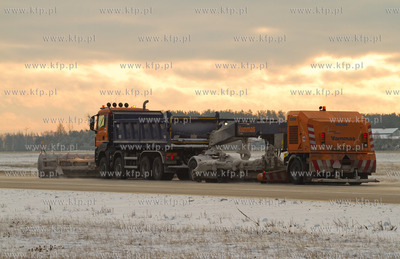 Gdansk, Rebiechowo. Akcja zima w Porcie Lotniczym Gdansk...