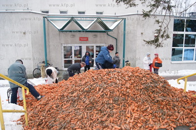 Protest przed Urzedem Skarbowym w Wejherowie. Okolo...