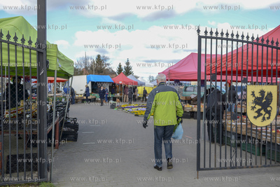 Rumia. Sobota - dzien targowy na rumskim targowisku...