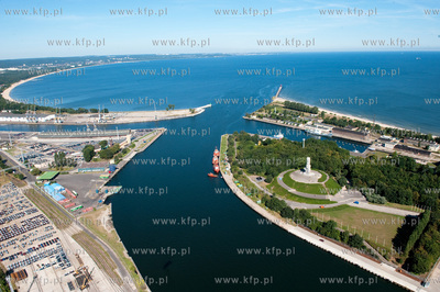 Westerplatte, oraz wejscie do Portu Gdansk, widziane...
