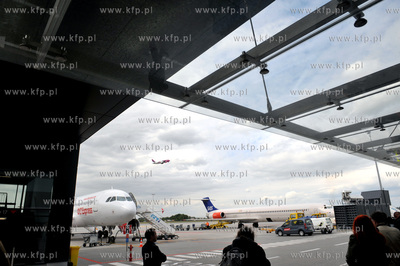 Lotnisko w Gdansku. Prezentacja nowego samolotu airbusa...