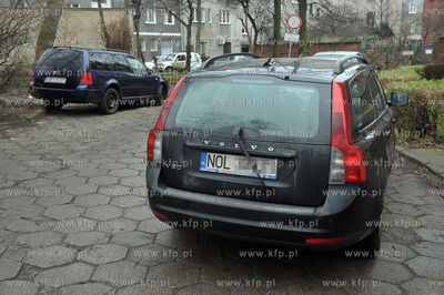 Samochody z rejestracjami spoza Gdanska zaparkowane...