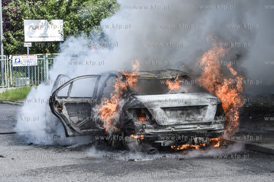 Pożar samochody na Matarnii na skrzyzowaniu ul. Słowackiego...