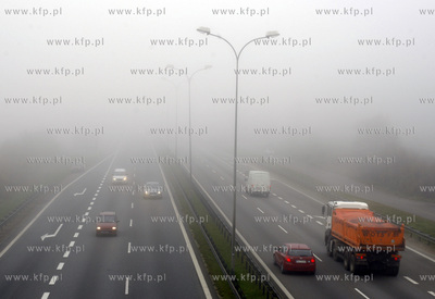 Gdansk. Mgla. Obwodnica trojmiasta.
03.11.2008
fot....
