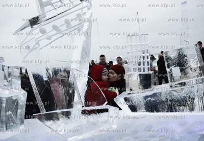 Gdynia. Bulwar nadmorski. II Festiwal Rzezb Lodowych.
07.02.2010
fot....