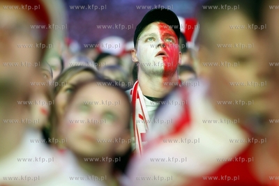 Gdansk. Mistrzostwa europy w pilce noznej. Kibice ogladaja...