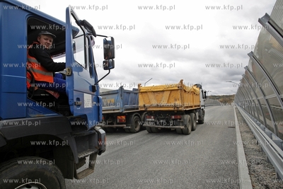 Proby obciazeniowe na estakadzie nad al. Grunwaldzka....