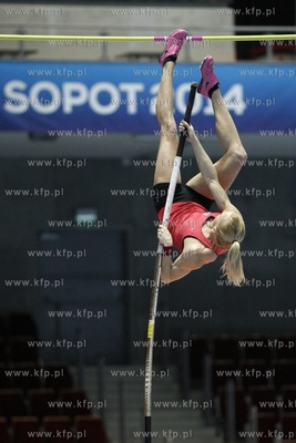 Trening skoczkini o tyczce Anny Rogowskiej, przed rozpoczynajcymi...