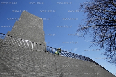 Budowa Teatru Szekspirowskiego w Gdansku.
15.04.2014
fot....