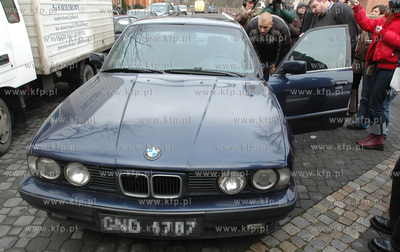 Licytacja majatku kurii gdanskiej. Licytowano samochod...