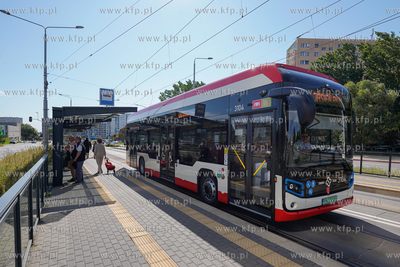 Gdańsk. Morena. Nowy autobus wodorowy NESOBUS na linii...