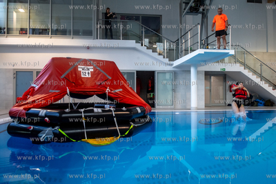 Akademia Marynarki Wojennej w Gdyni. Trenuj w wojskiem...