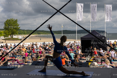 Sopot. Dni Kurortu 2025. Nz. Joga na molo. 31.05.2025...