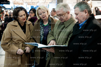 Gdansk. Centrum Handlowe Manhattan. Premiera i promocja...