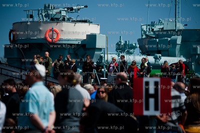 Gdynia. Skwer Kosciuszki - Plyta Marynarza Polskiego....