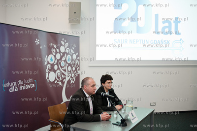 Gdansk. PGE Arena. Obchody 20-lecia Saur Neptun Gdansk....