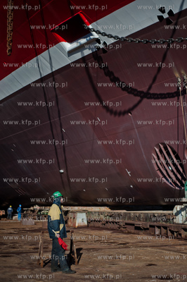 Stocznia Gdansk. Pochylnia B1. Wodowanie promu pasazersko-samochodowego...