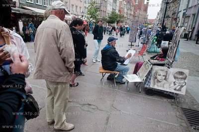 Gdansk. Ul. Dluga. Pelne turystow ulice starego miasta.
23.07.2013
fot....