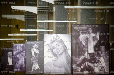 Gdansk. Teatr Wybrzeze. Wernisaz wystawy zdjec bedacych...